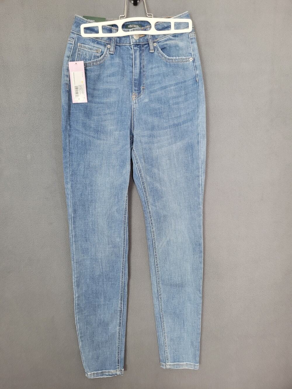 Women's Wild Fable High-Rise Curvy Skinny jeans in size 2 with a 29" inseam